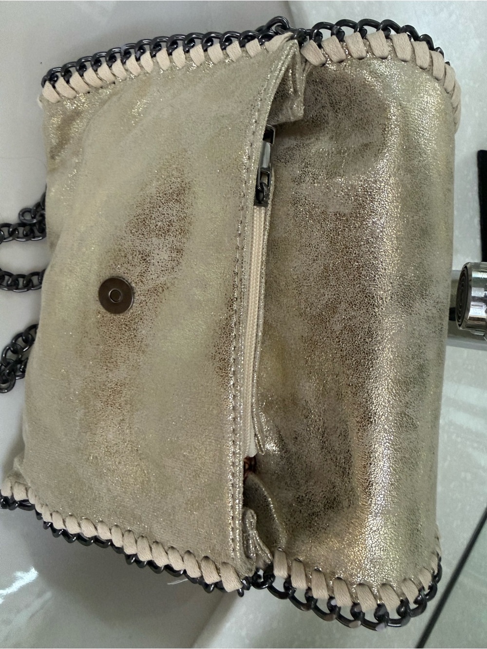 Metallic Cream Chain-Trim Shoulder Bag - Picture 4 of 6
